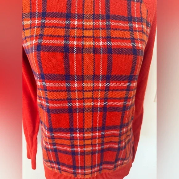 Classic Red Plaid Knit Sweater - Comfortable and Stylish - Picture 4 of 12